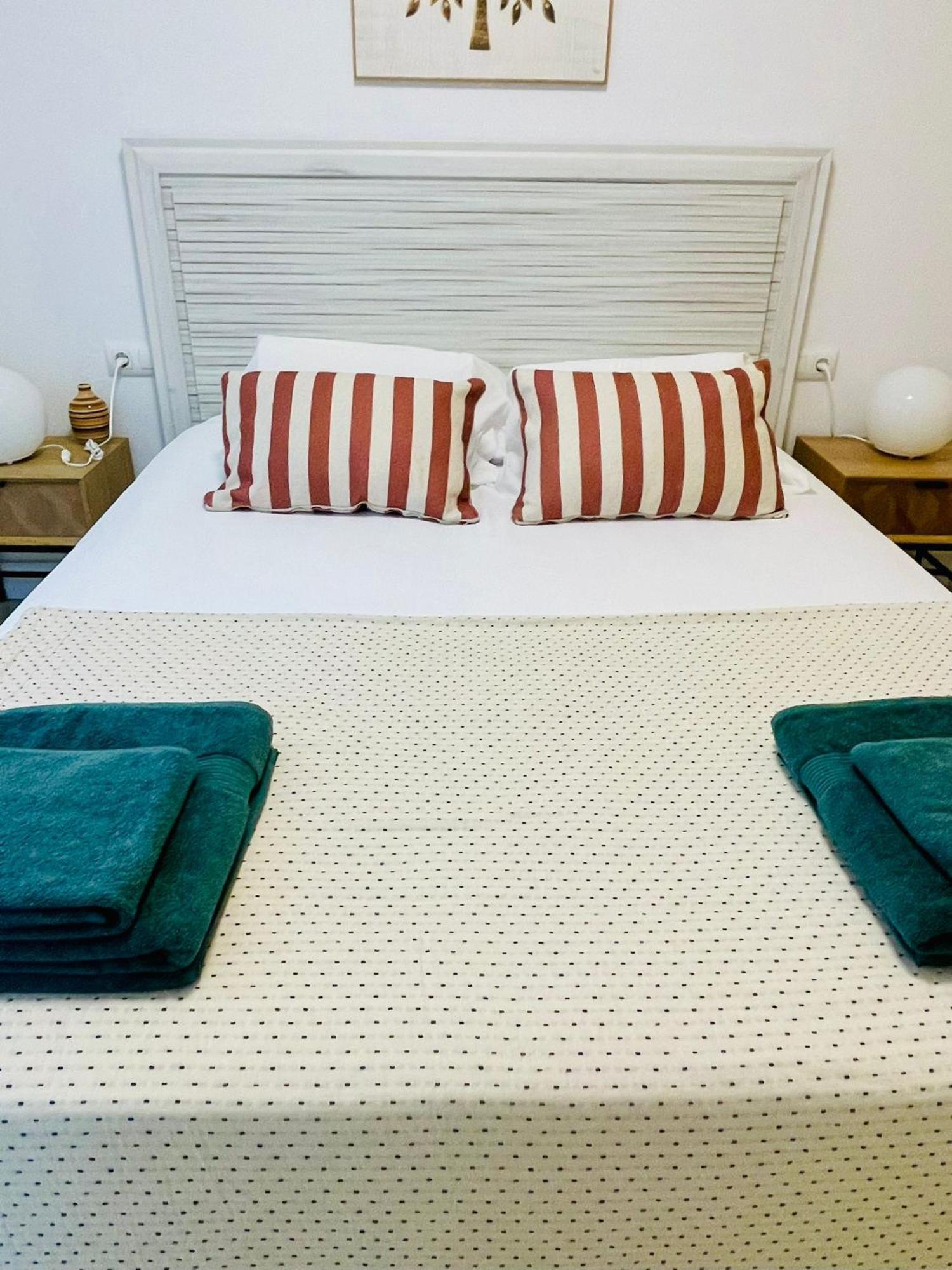 Apartamentos Familiares Puerto Nova Картахена Екстериор снимка